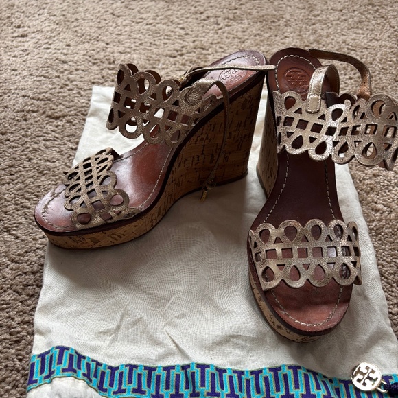 Tori Burch Nori Wedge size 7 - Picture 1 of 3